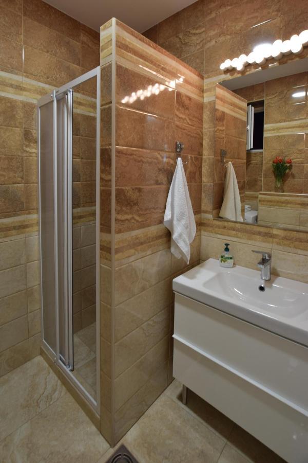 Crown Apartment - Your Most Comfortable Stay Beograd Eksteriør bilde